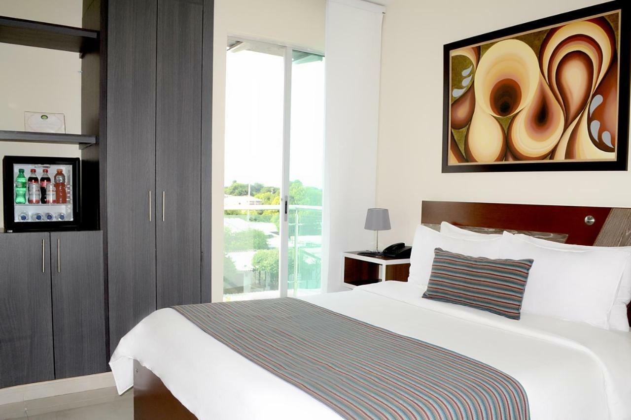 Hotel Metropolitano Plaza 巴耶杜帕尔 外观 照片